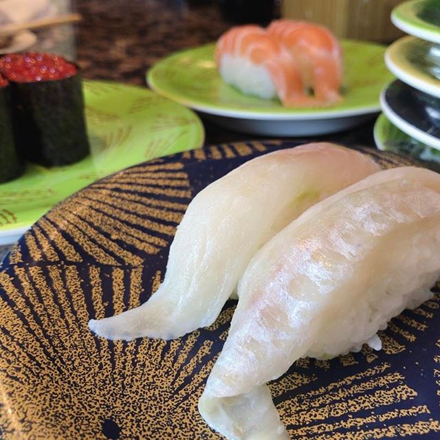 八角 紅鮭いくら 生サーモン 満腹